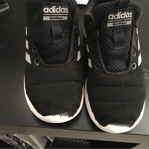 LITTLE BOYS ADIDAS SIZE 13 GOOD CONDITION NO RIPS TEARS OR STAINS